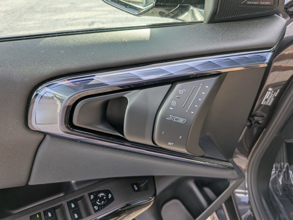Used 2025 BMW X3 M50 AWD/4WD image 18