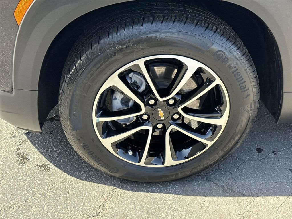 Used 2025 Chevrolet TrailBlazer LT w/ Convenience Package FWD image 28