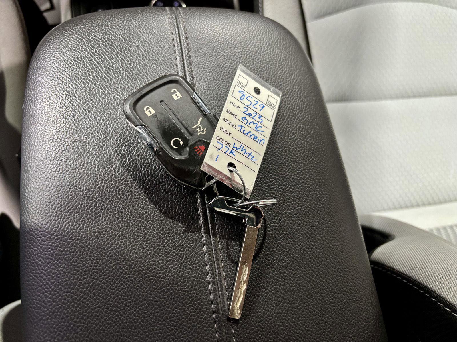 Used 2023 GMC Terrain SLE w/ Driver Convenience Package image 22