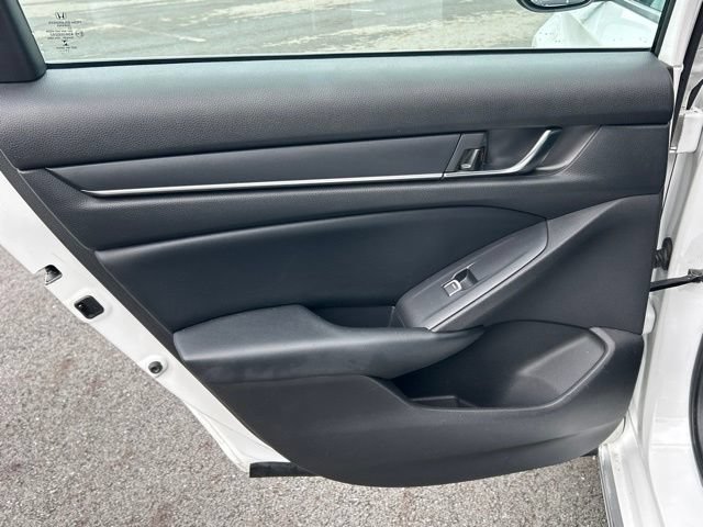 Used 2018 Honda Accord EX image 32