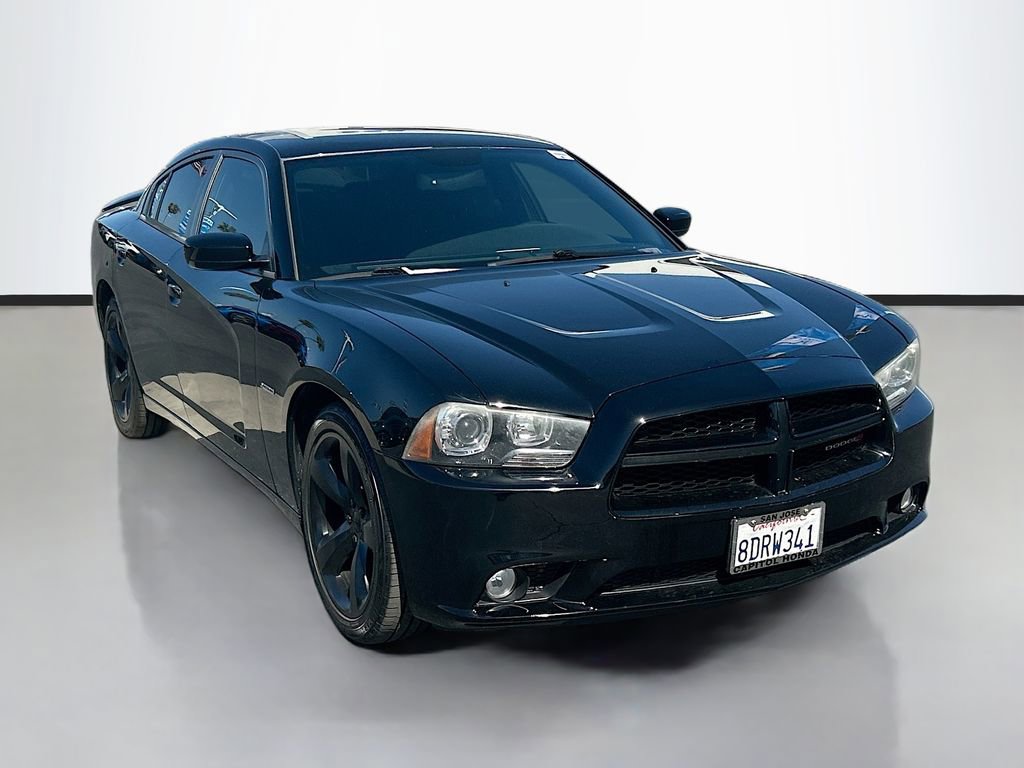Used 2014 Dodge Charger R/T w/ Blacktop Package RWD image 3