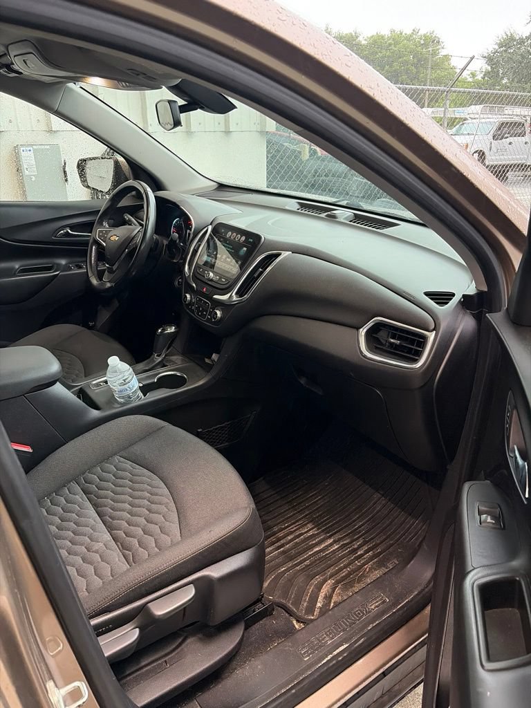 Used 2018 Chevrolet Equinox LT w/ Sun & Infotainment Package FWD image 7