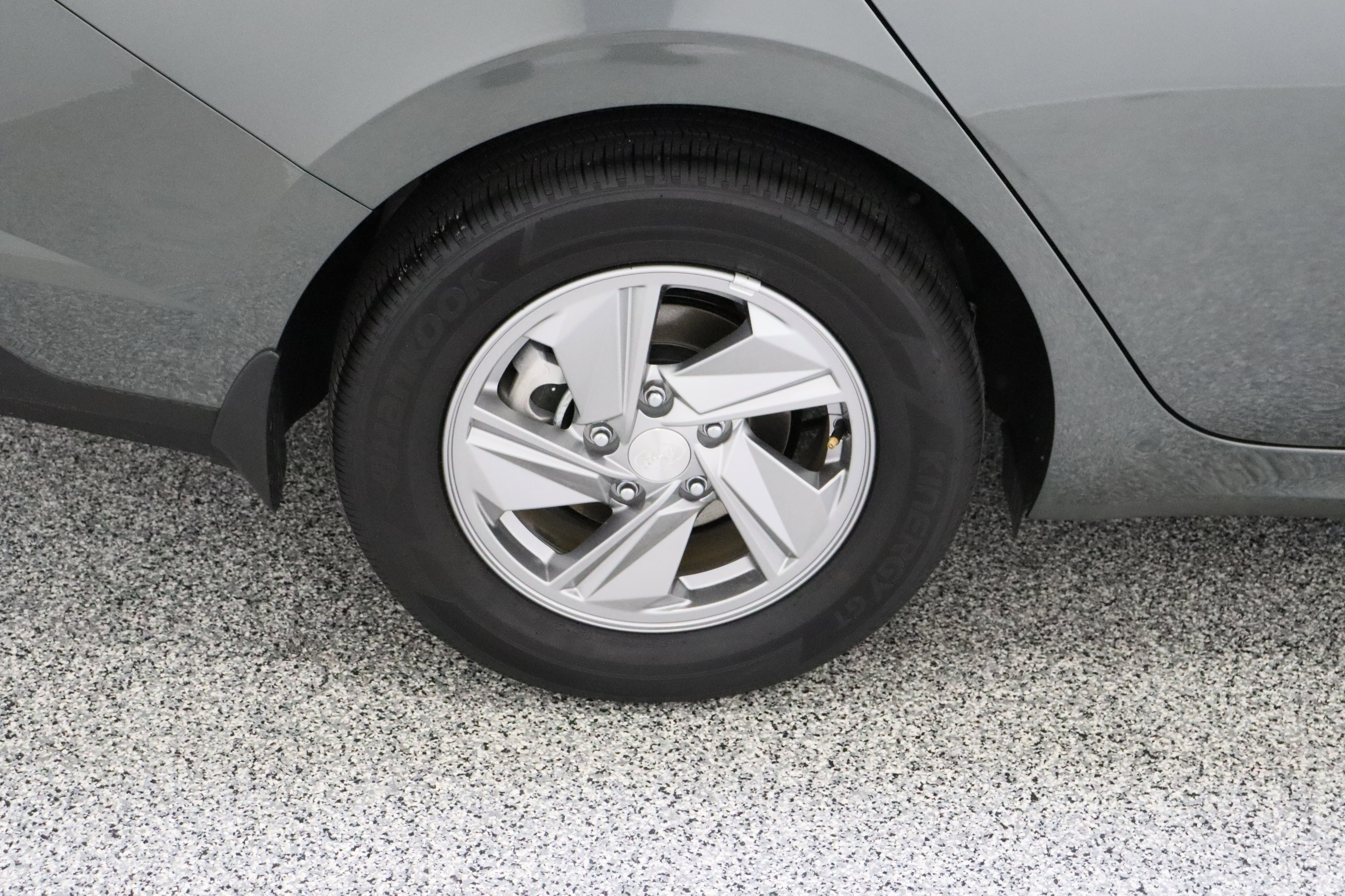 Used 2025 Hyundai Elantra SE image 6