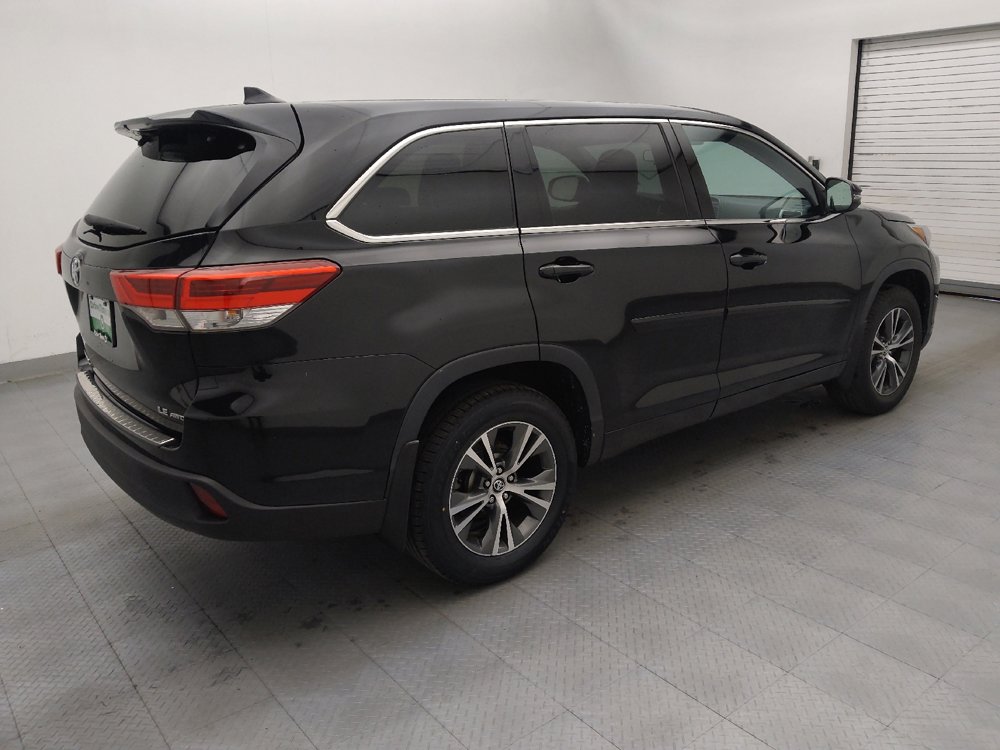 Used 2018 Toyota Highlander Plus w/ Protection Package #3 AWD/4WD image 10