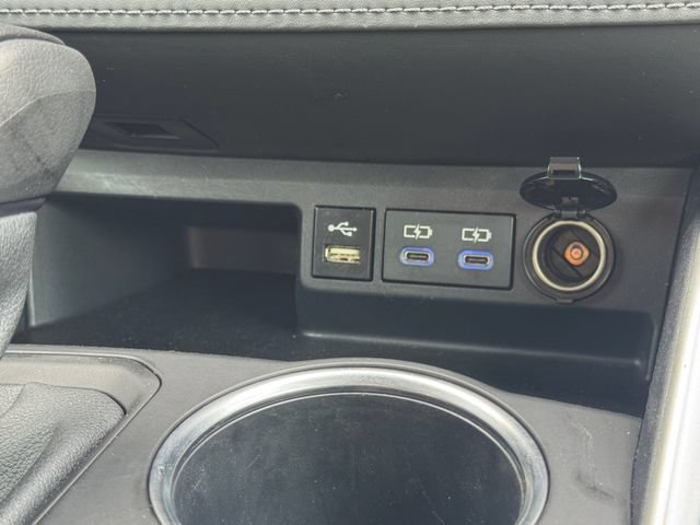 Used 2022 Toyota Highlander L FWD image 27