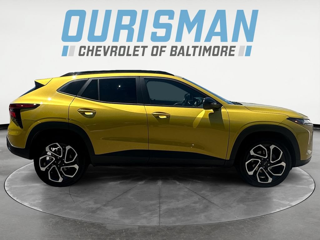 Used 2025 Chevrolet Trax RS FWD image 7