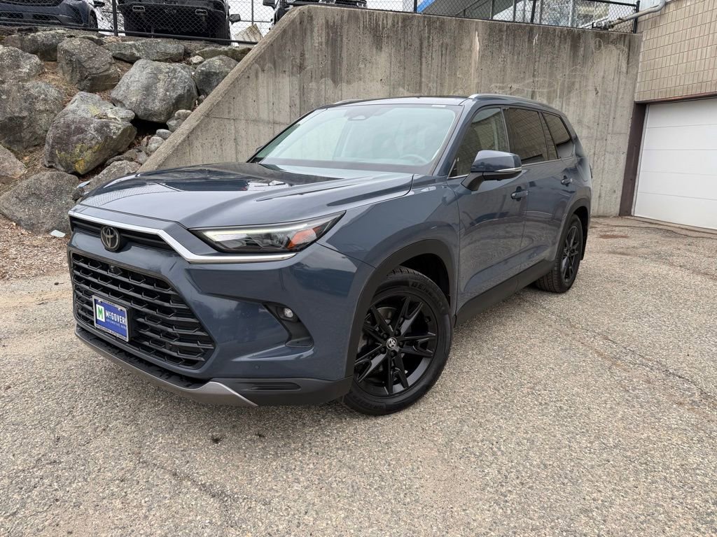 Used 2024 Toyota Grand Highlander AWD image 2