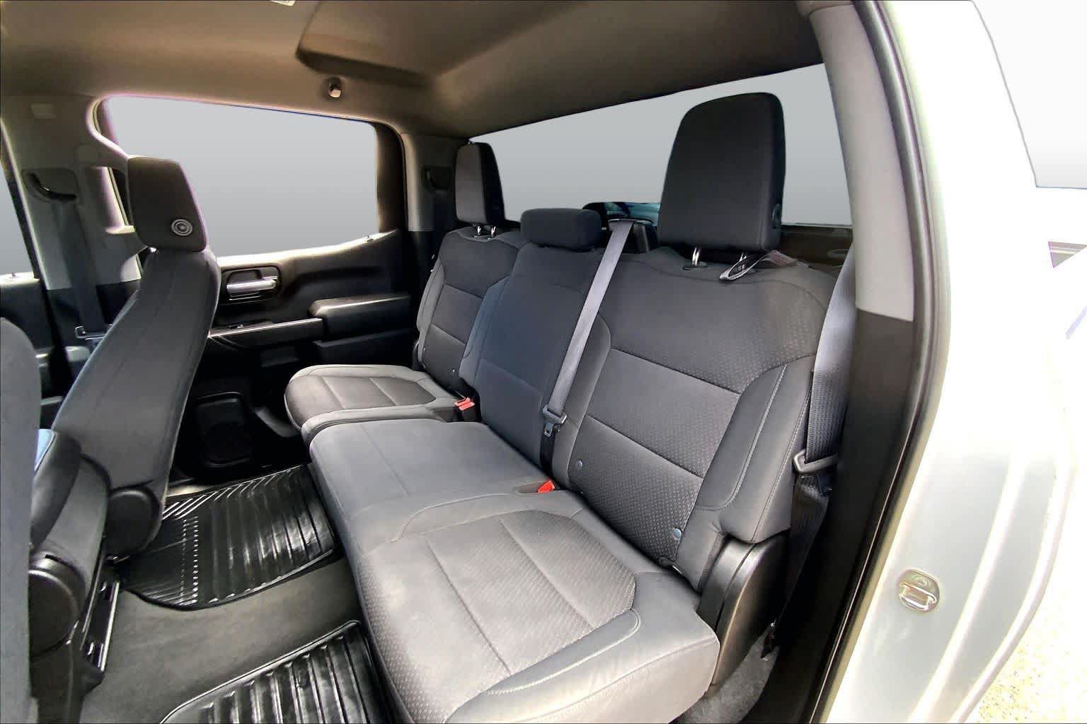 Used 2020 Chevrolet Silverado 1500 Custom w/ Infotainment Package RWD image 19
