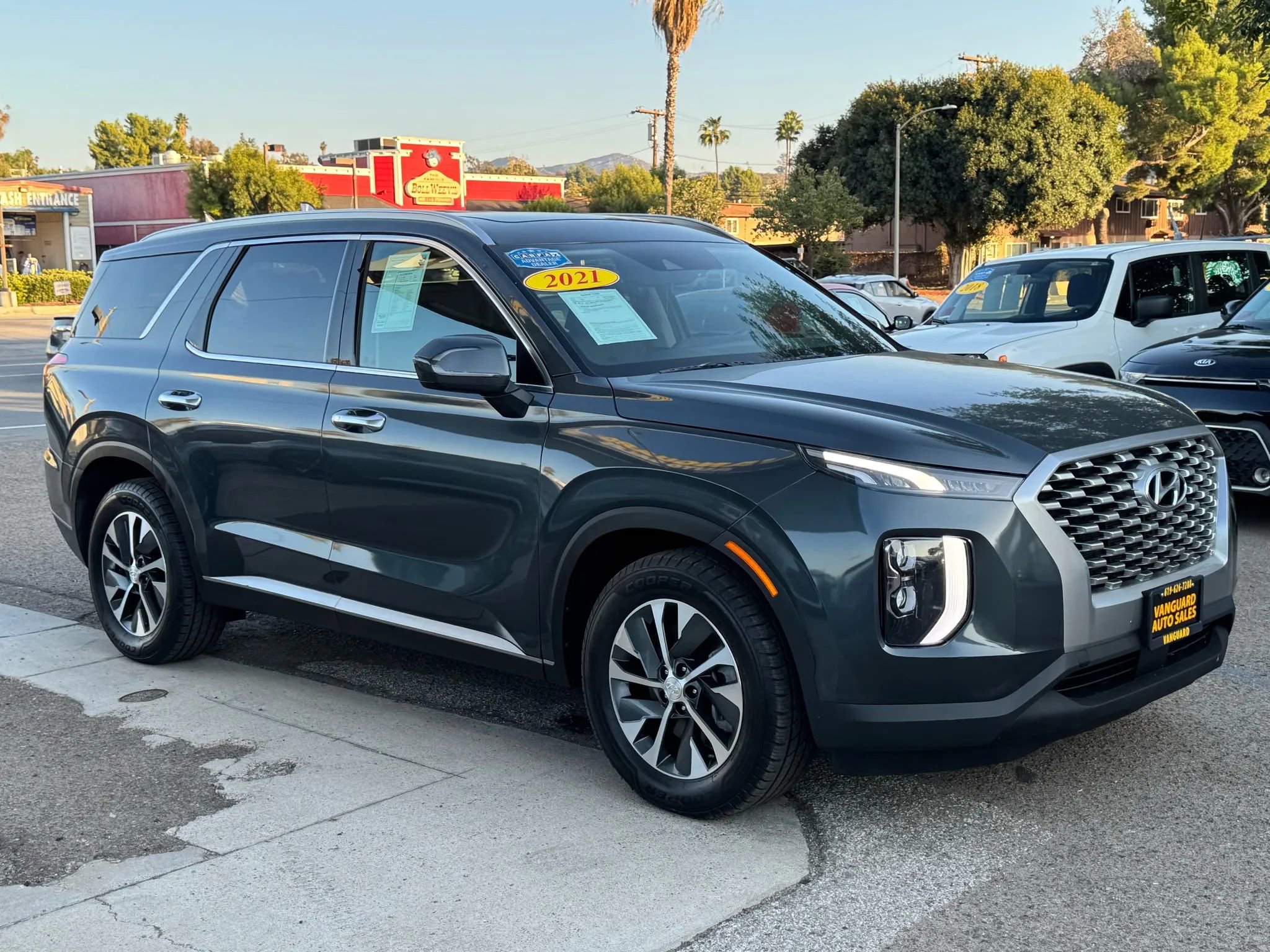 Used 2021 Hyundai Palisade SEL w/ Cargo Package image 2