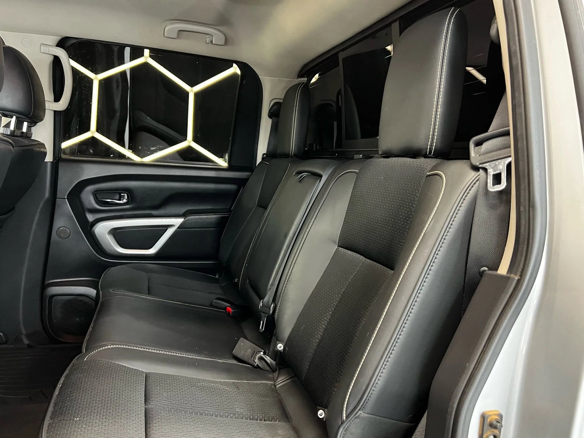 Used 2017 Nissan Titan PRO-4X AWD/4WD image 23