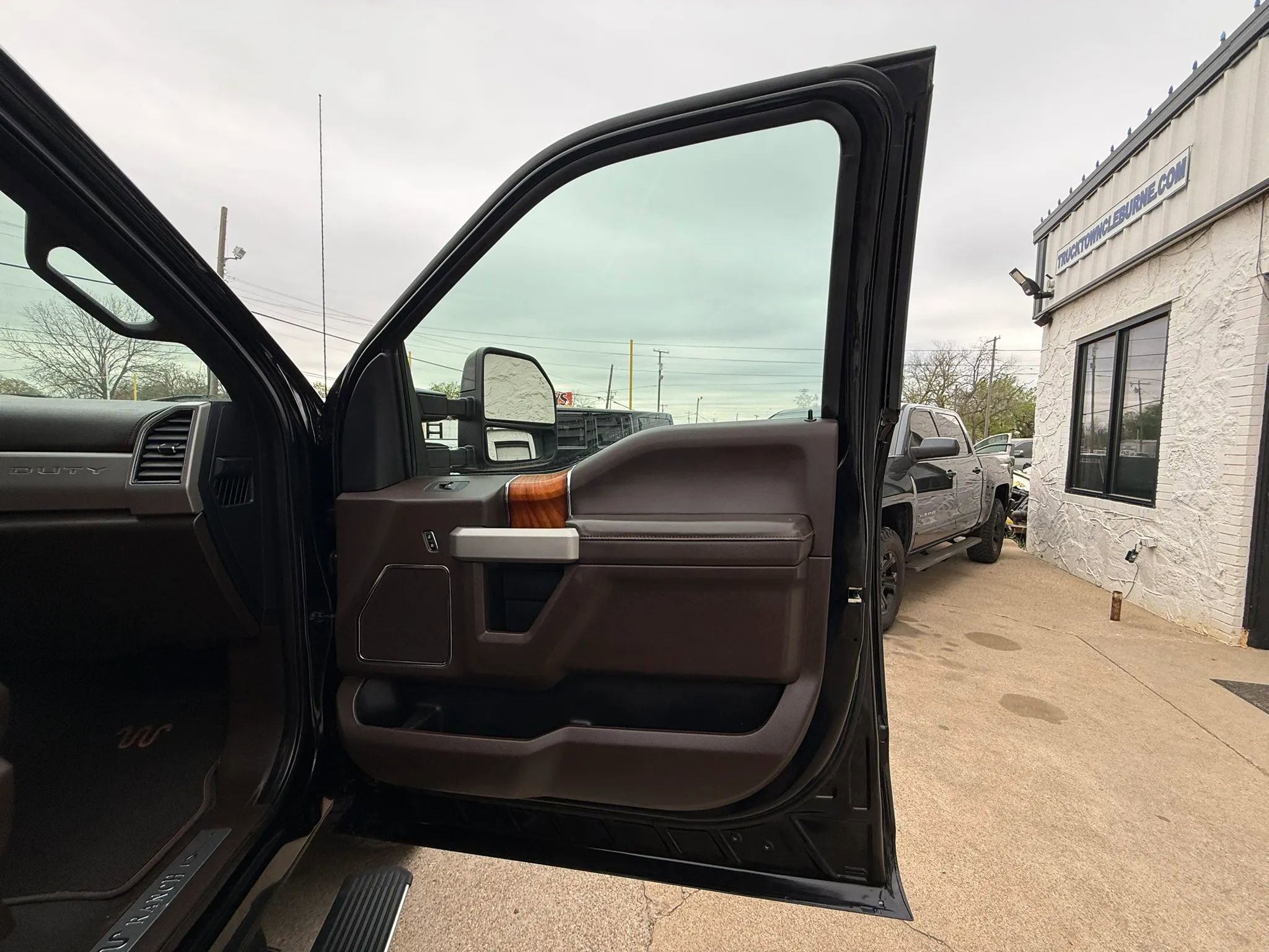 Used 2019 Ford F250 King Ranch w/ King Ranch Ultimate Package AWD/4WD image 13