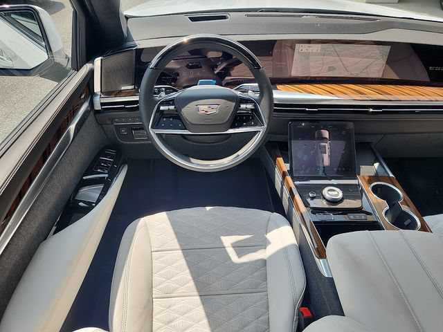 New 2026 Cadillac Escalade ESV Platinum Luxury w/ LPO, Radiant Package AWD/4WD image 7