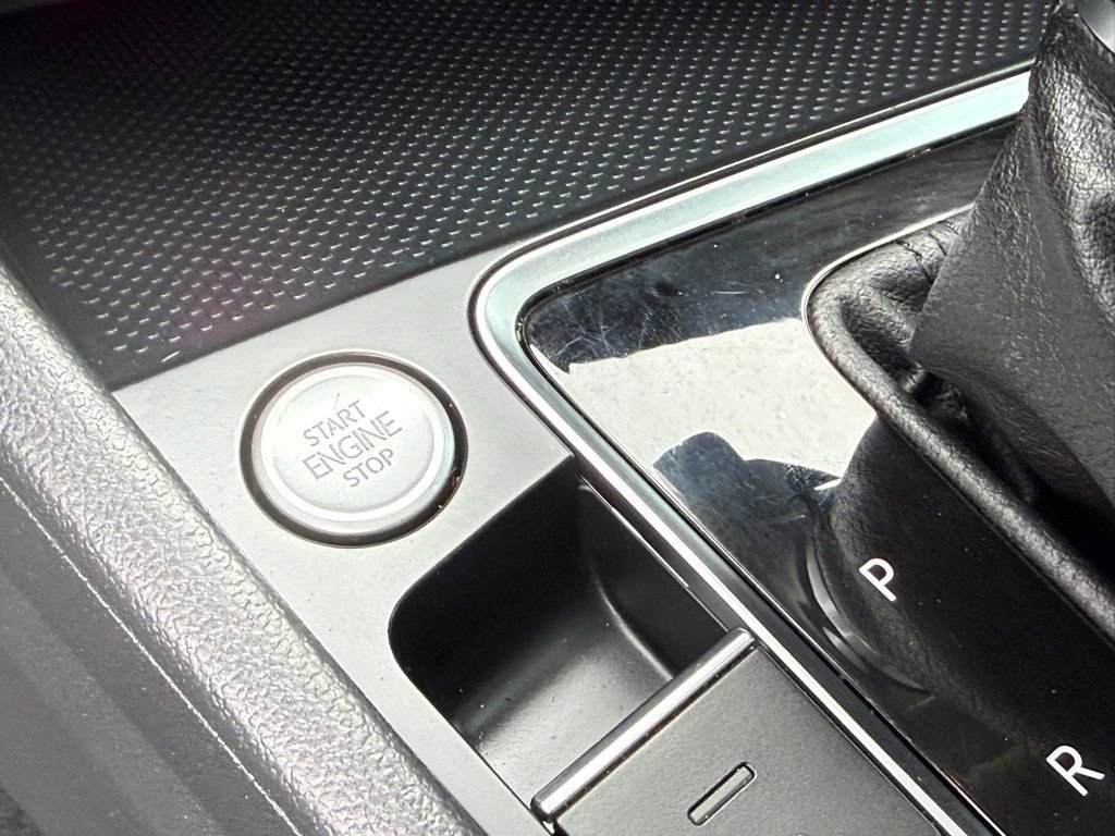 Used 2019 Volkswagen Jetta SEL FWD image 23