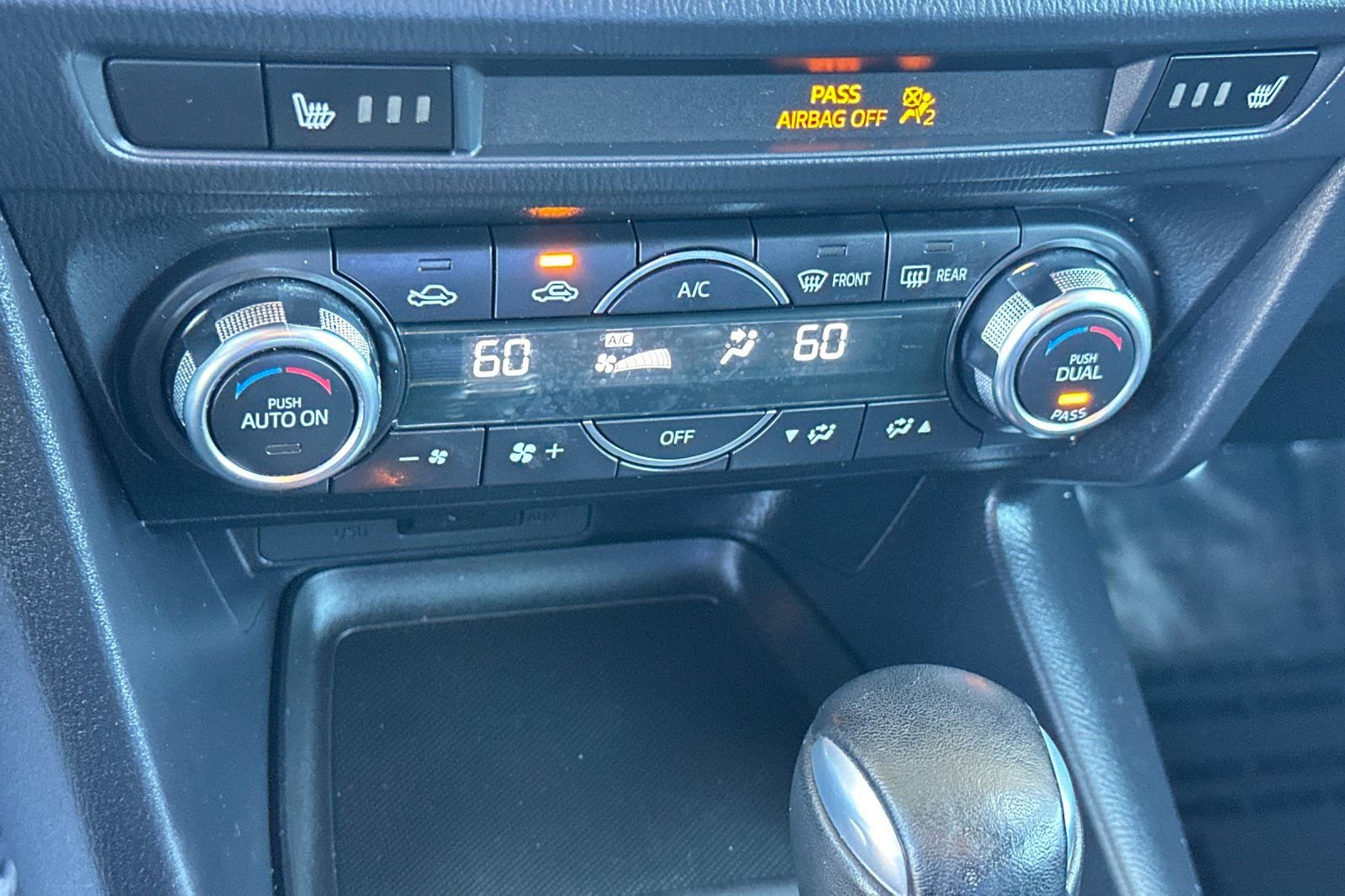 Used 2018 MAZDA MAZDA3 Touring image 21