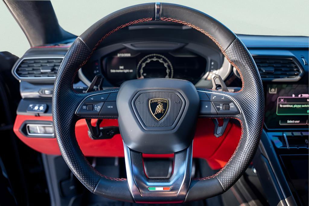 Used 2022 Lamborghini Urus AWD/4WD image 18