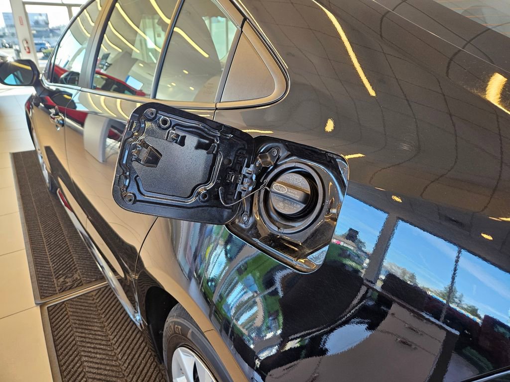Used 2024 Toyota Corolla LE image 31