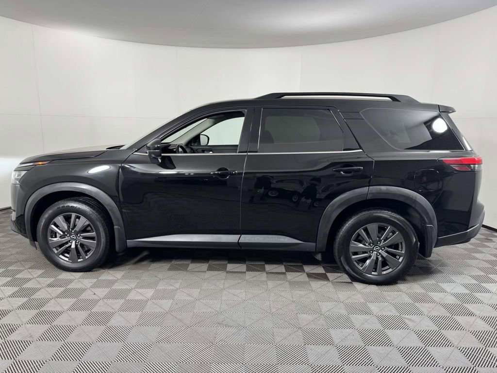Used 2022 Nissan Pathfinder SV AWD/4WD image 11