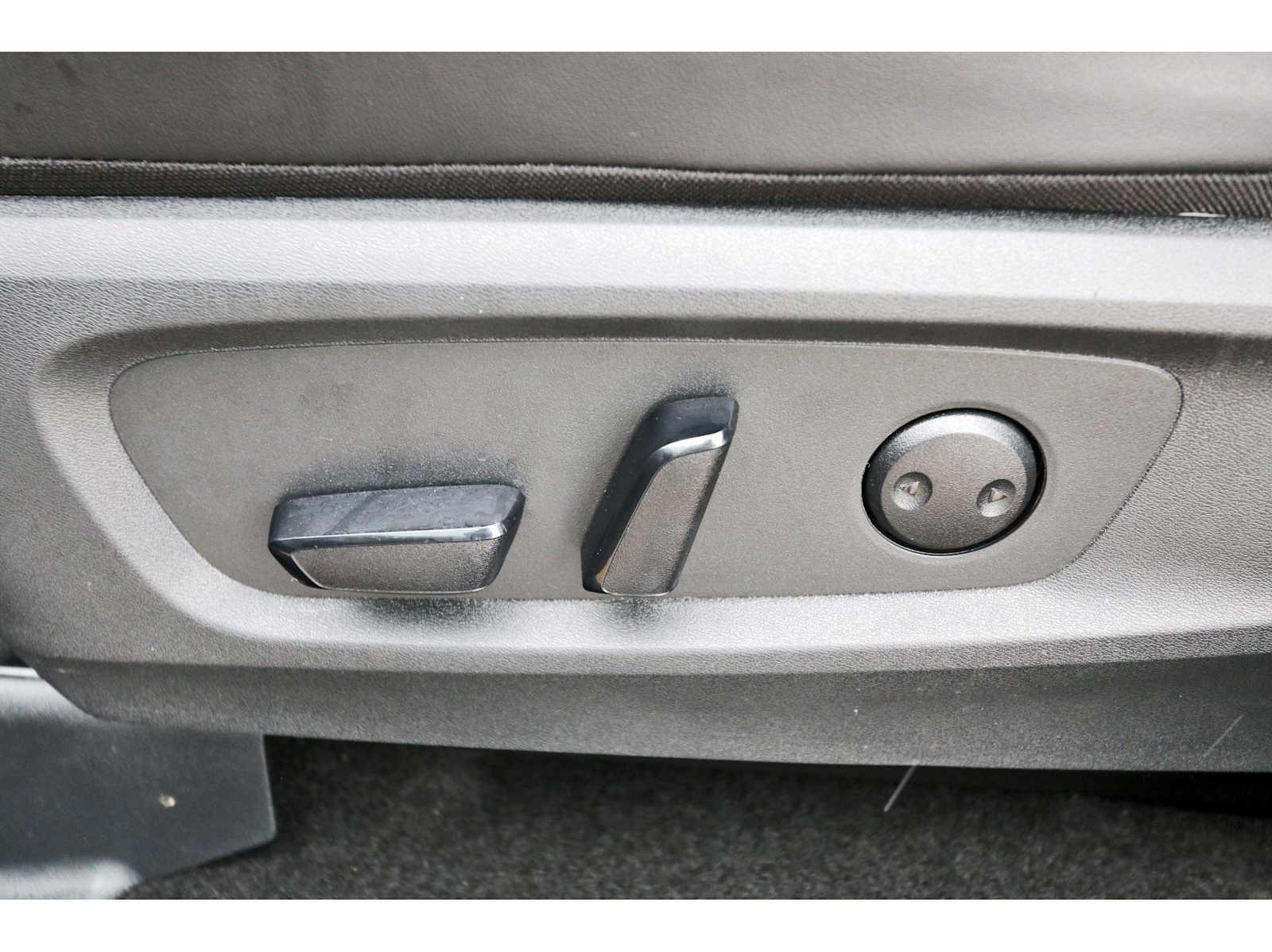 Used 2024 Nissan Pathfinder Platinum FWD image 28