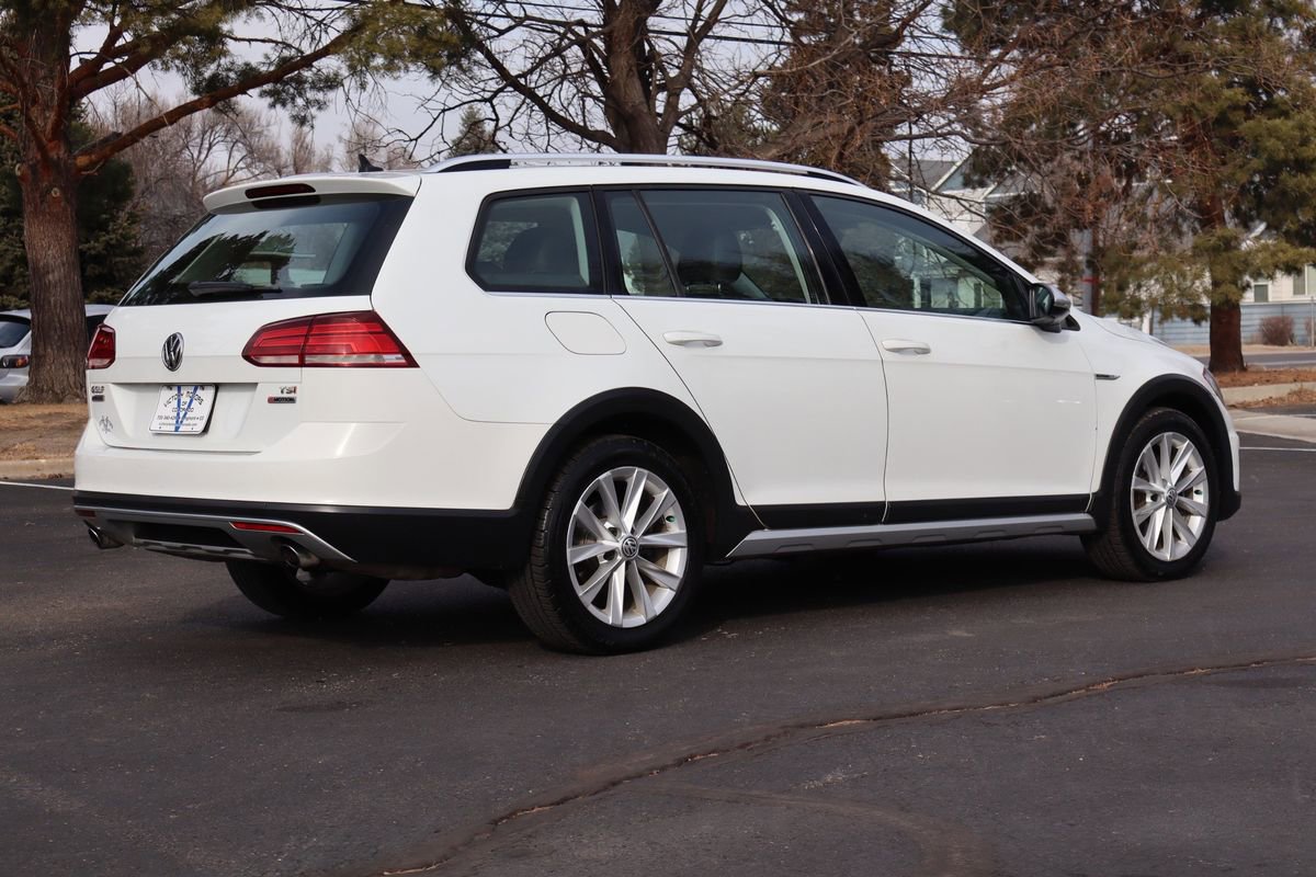 Used 2018 Volkswagen Golf Alltrack S image 5