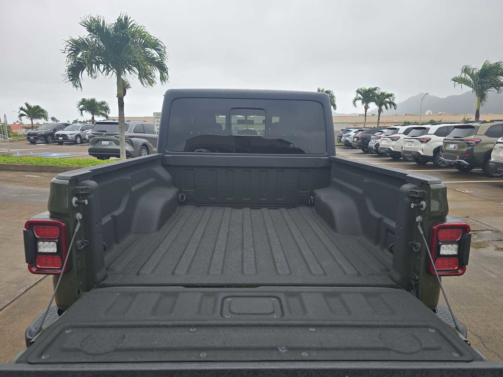 Used 2022 Jeep Gladiator Overland w/ Popular Equipment Package image 21