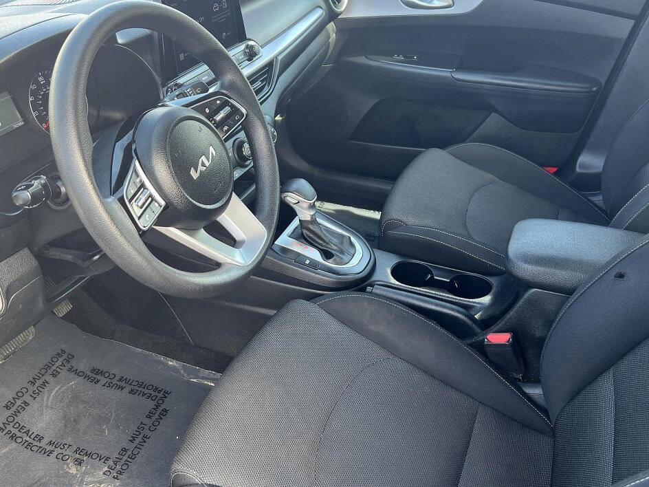 Used 2024 Kia Forte LXS image 13