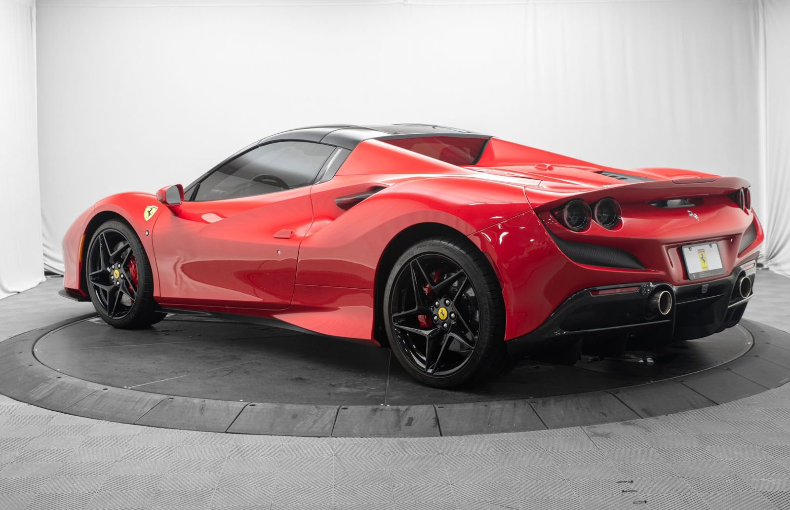 Used 2021 Ferrari F8 Tributo RWD image 14