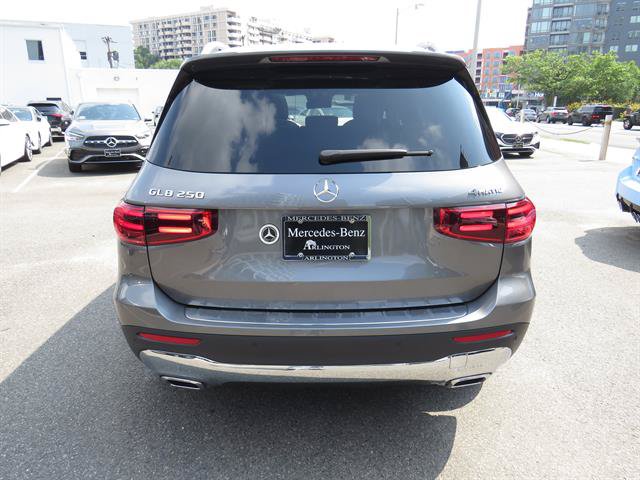 Used 2026 Mercedes-Benz GLB 250 4MATIC image 3