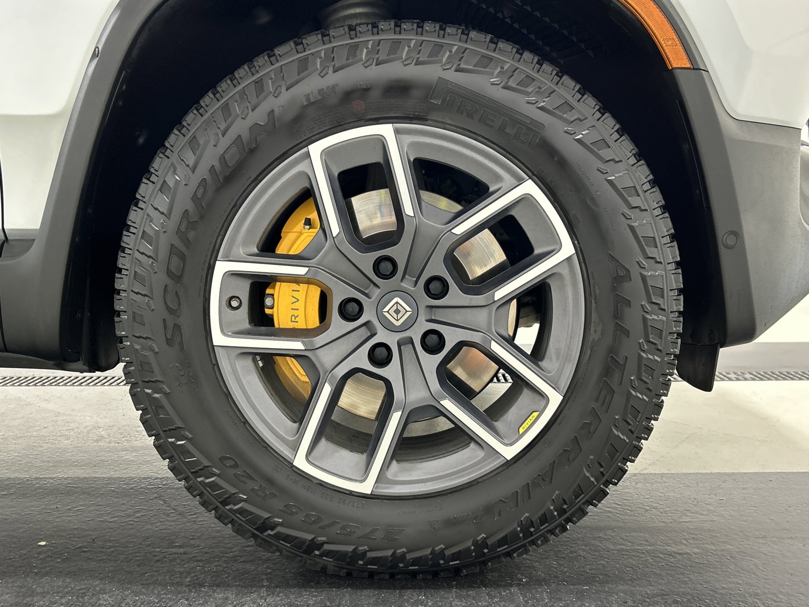 Used 2023 Rivian R1T Adventure AWD/4WD image 11