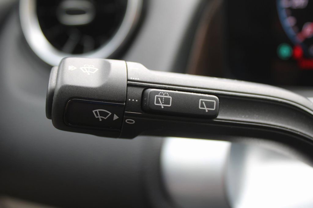 Used 2023 Mercedes-Benz GLB 250 image 29
