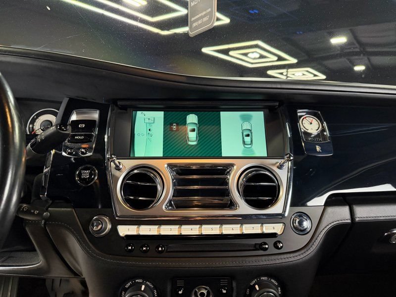 Used 2015 Rolls-Royce Wraith RWD image 14