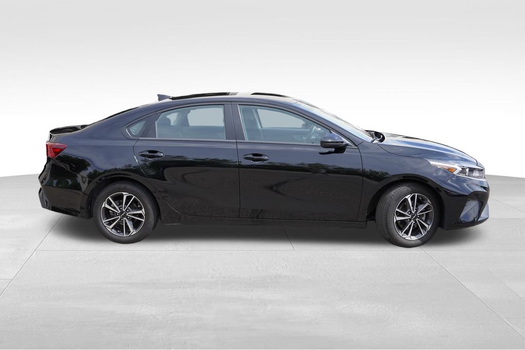 Certified 2024 Kia Forte LXS FWD image 3