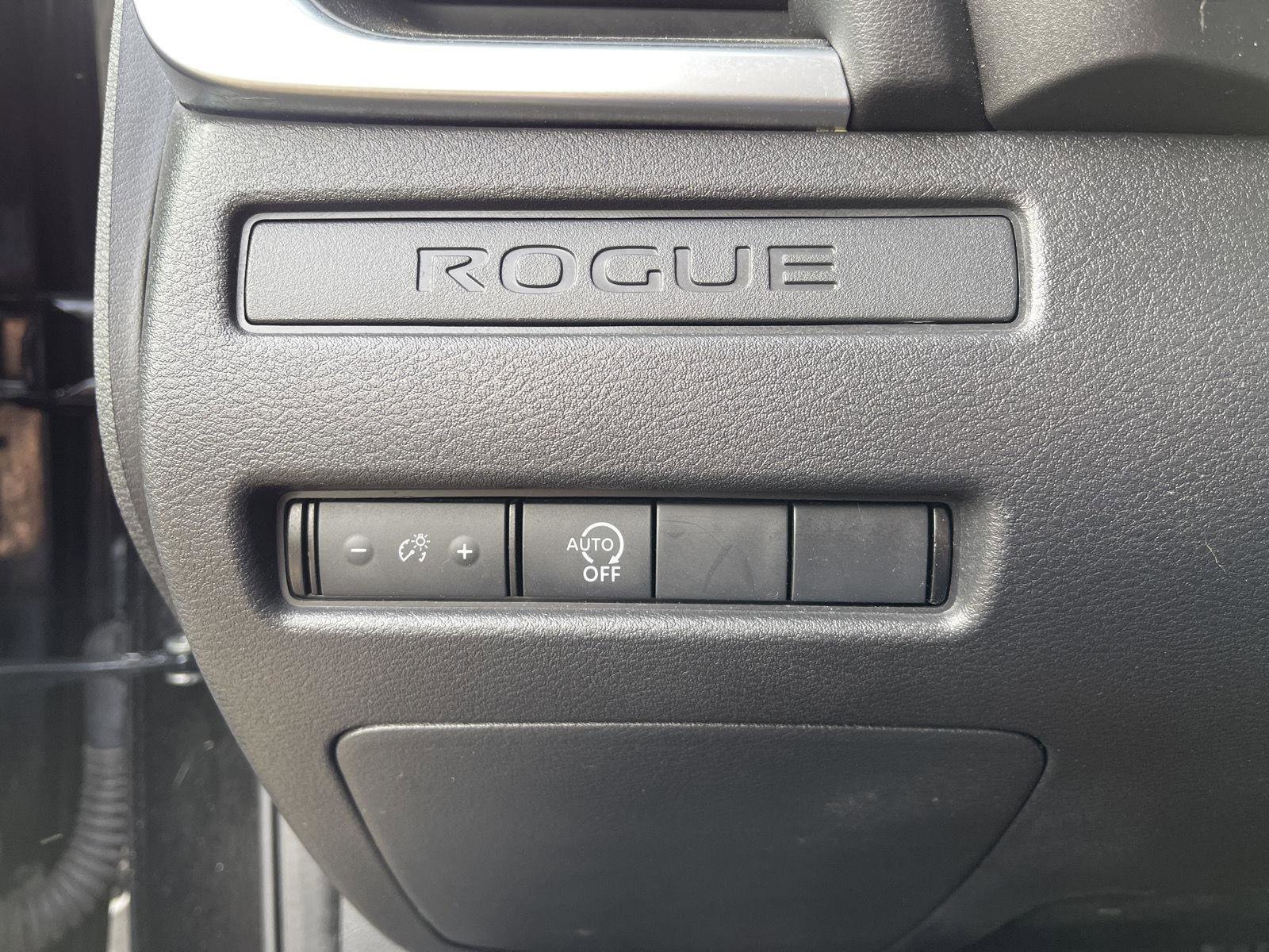 Used 2023 Nissan Rogue S AWD/4WD image 15