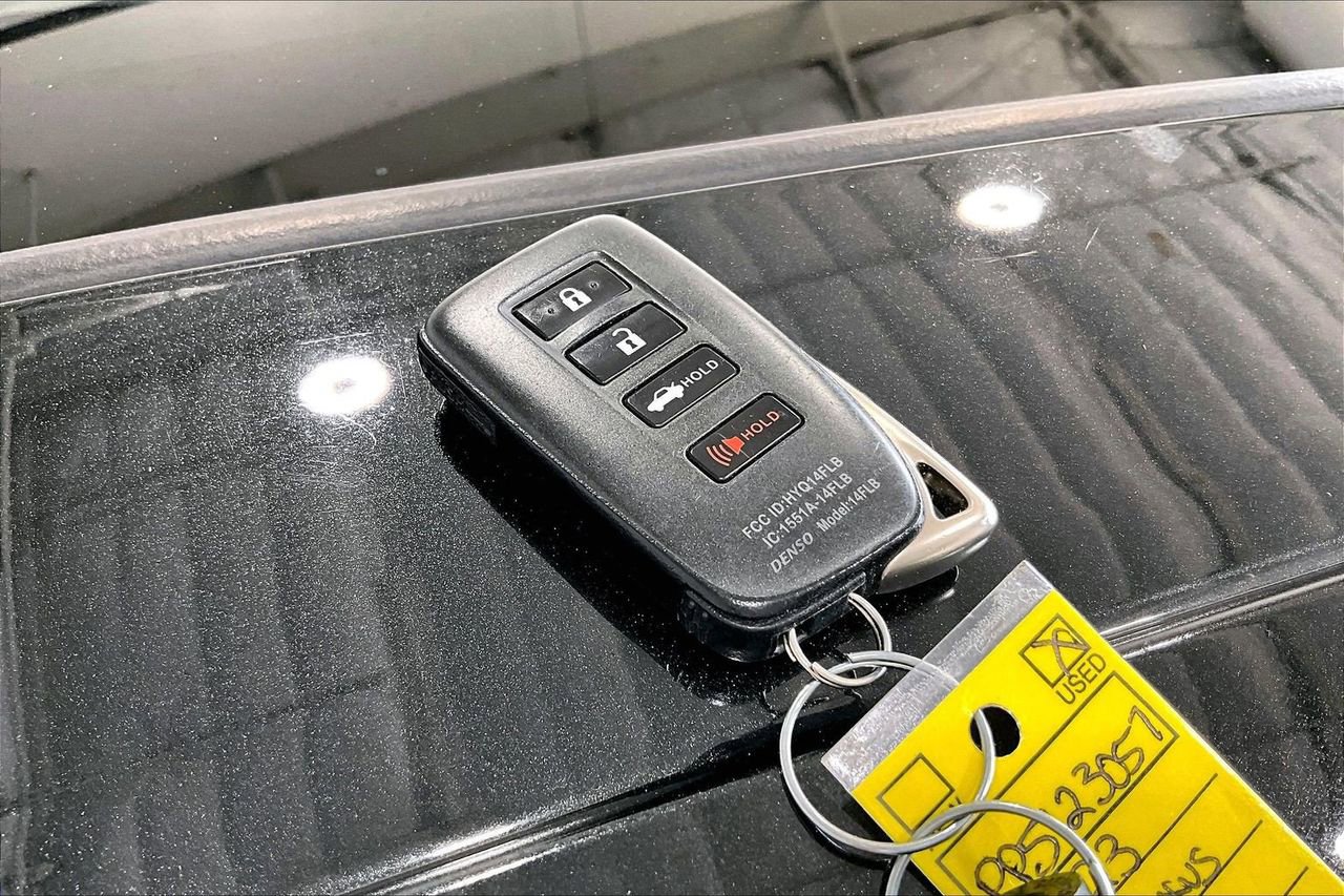 Used 2023 Lexus IS 300 w/ Premium Package image 11