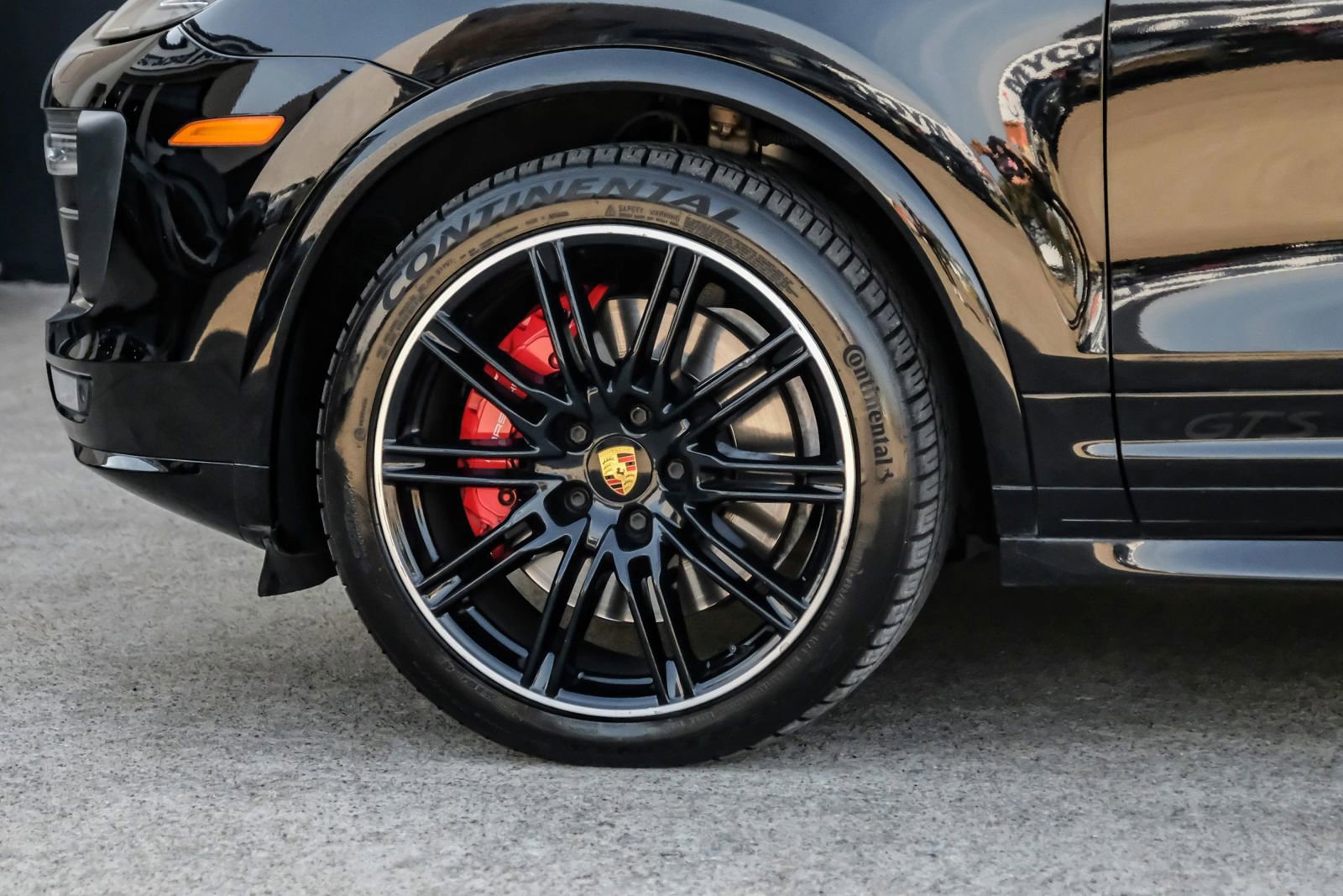 Used 2018 Porsche Cayenne GTS w/ Premium Package Plus image 63