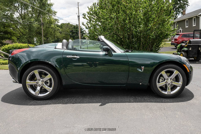 Used 2007 Pontiac Solstice Convertible w/ Premium Package RWD image 9