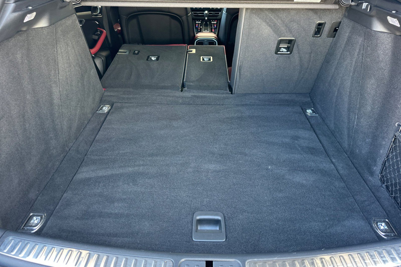 Certified 2023 Porsche Macan S AWD/4WD image 15