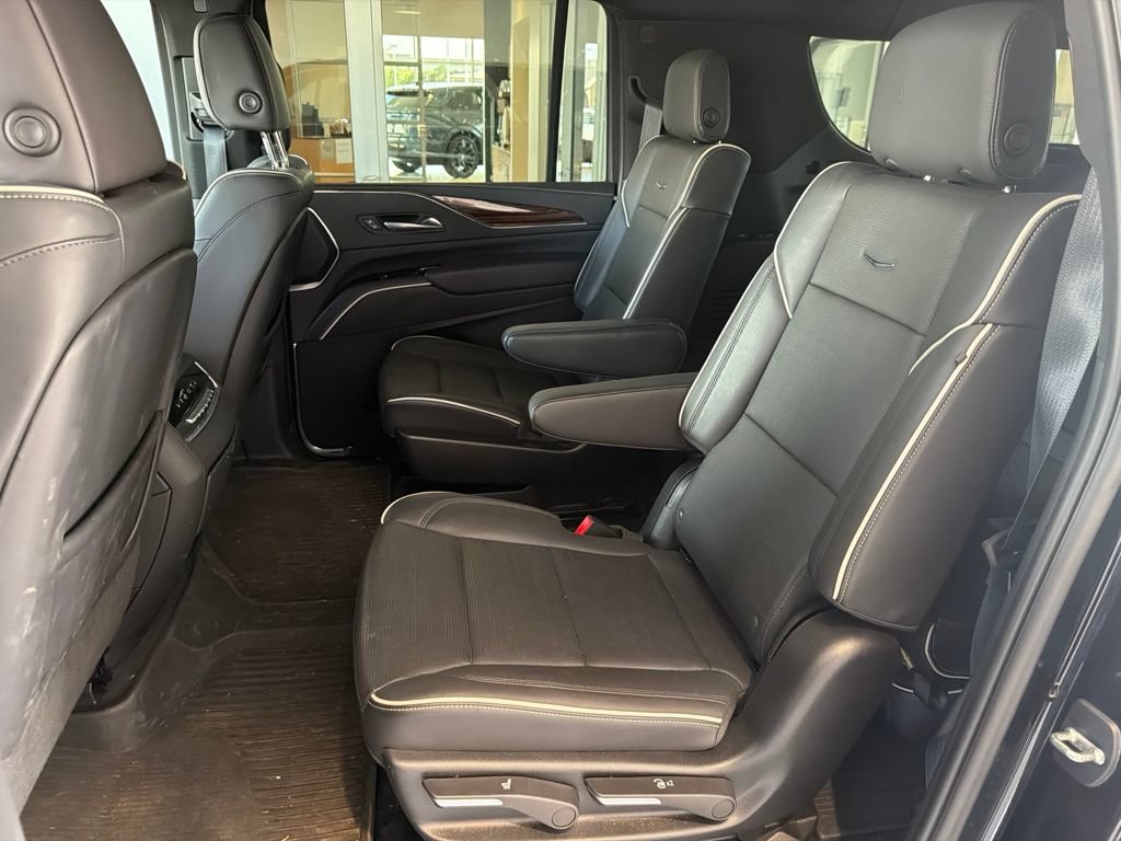 Certified 2024 Cadillac Escalade ESV Premium Luxury AWD/4WD image 11
