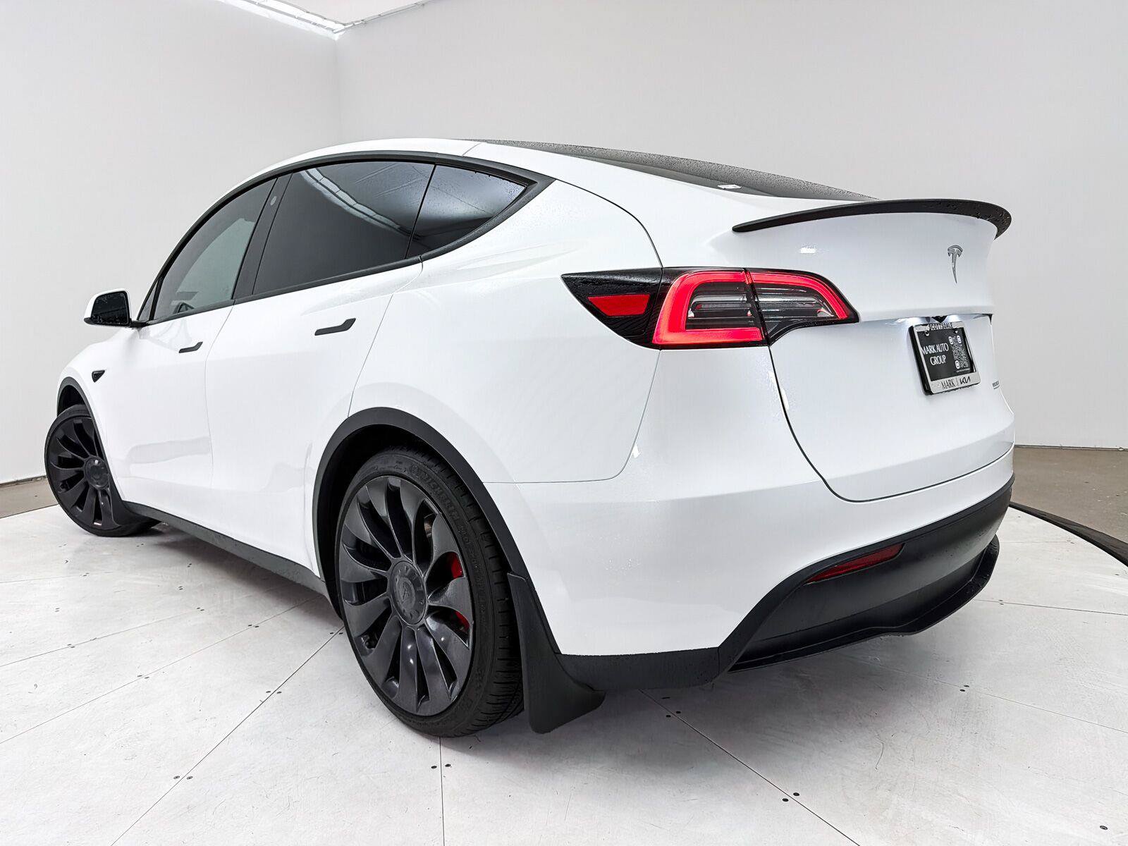 Used 2023 Tesla Model Y Performance AWD/4WD image 7