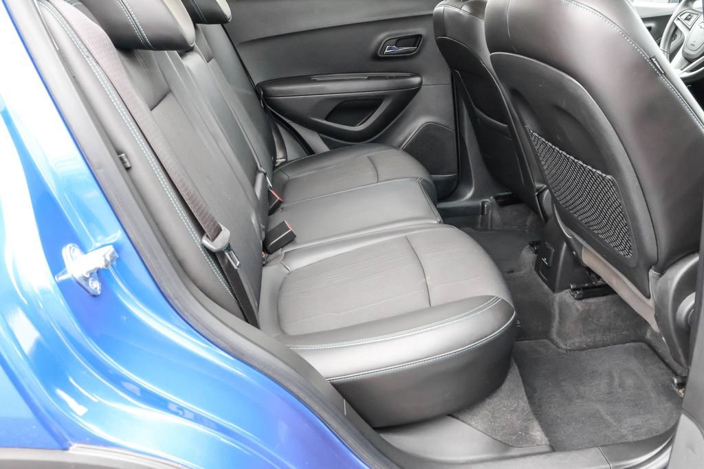 Used 2015 Chevrolet Trax LT w/ LT Plus Package AWD/4WD image 32