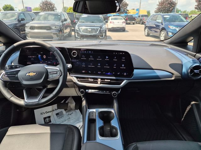 Used 2024 Chevrolet Equinox EV LT FWD image 32