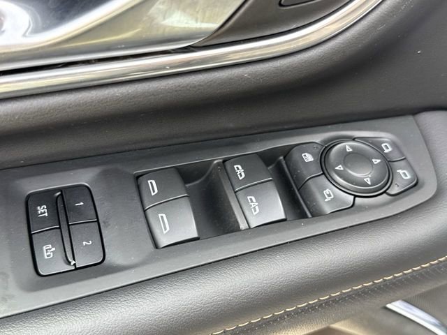 Used 2022 GMC Yukon XL AT4 image 25