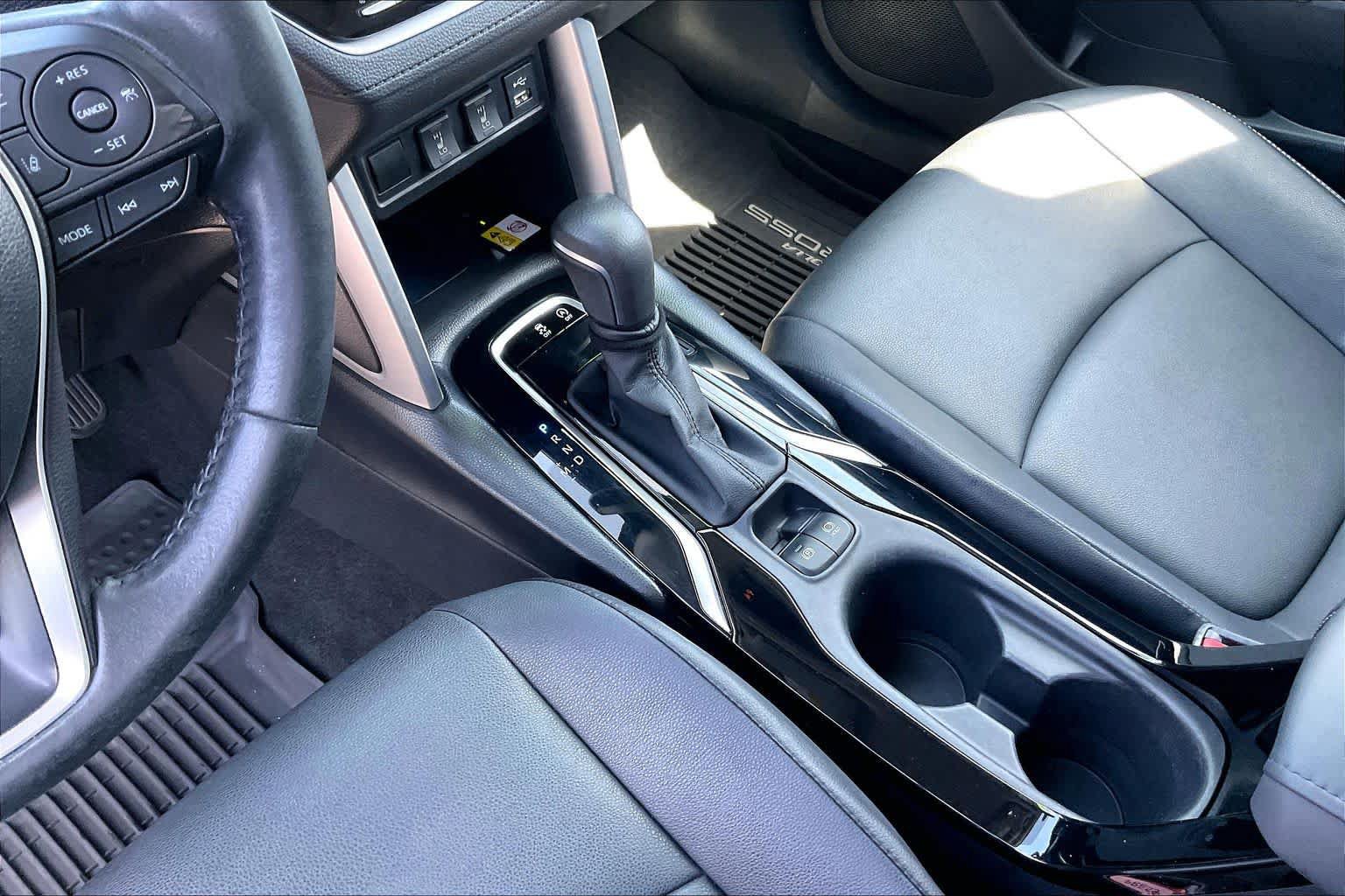 Used 2022 Toyota Corolla Cross XLE w/ Convenience Package AWD/4WD image 16