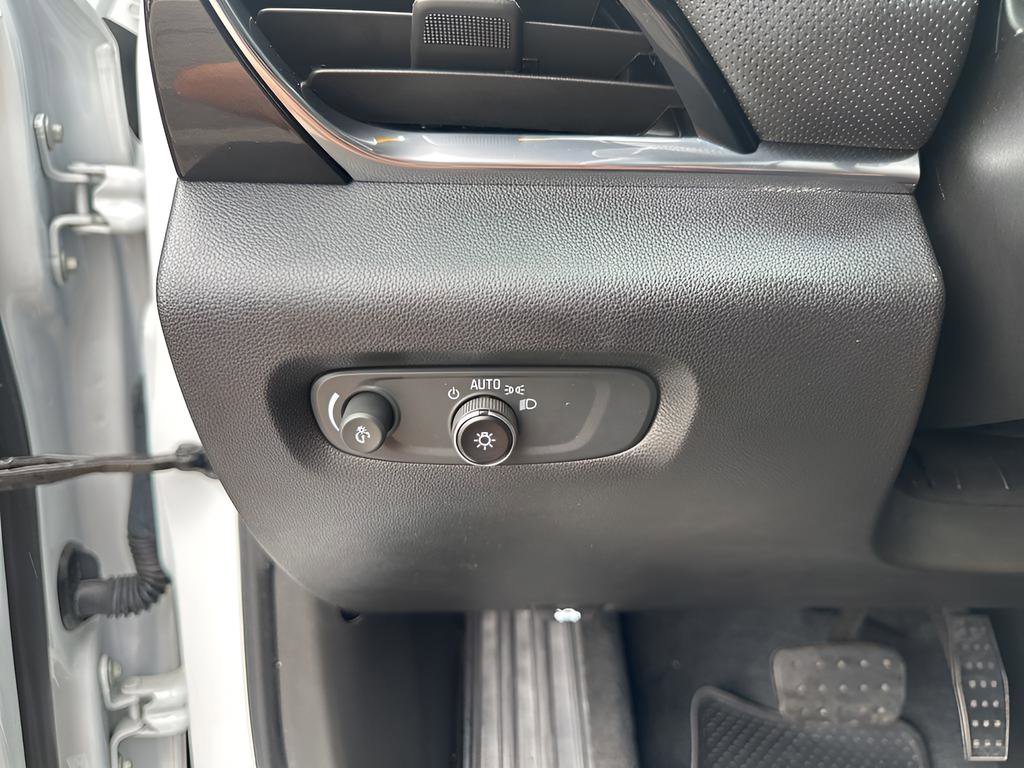 Used 2023 Chevrolet Traverse RS image 26