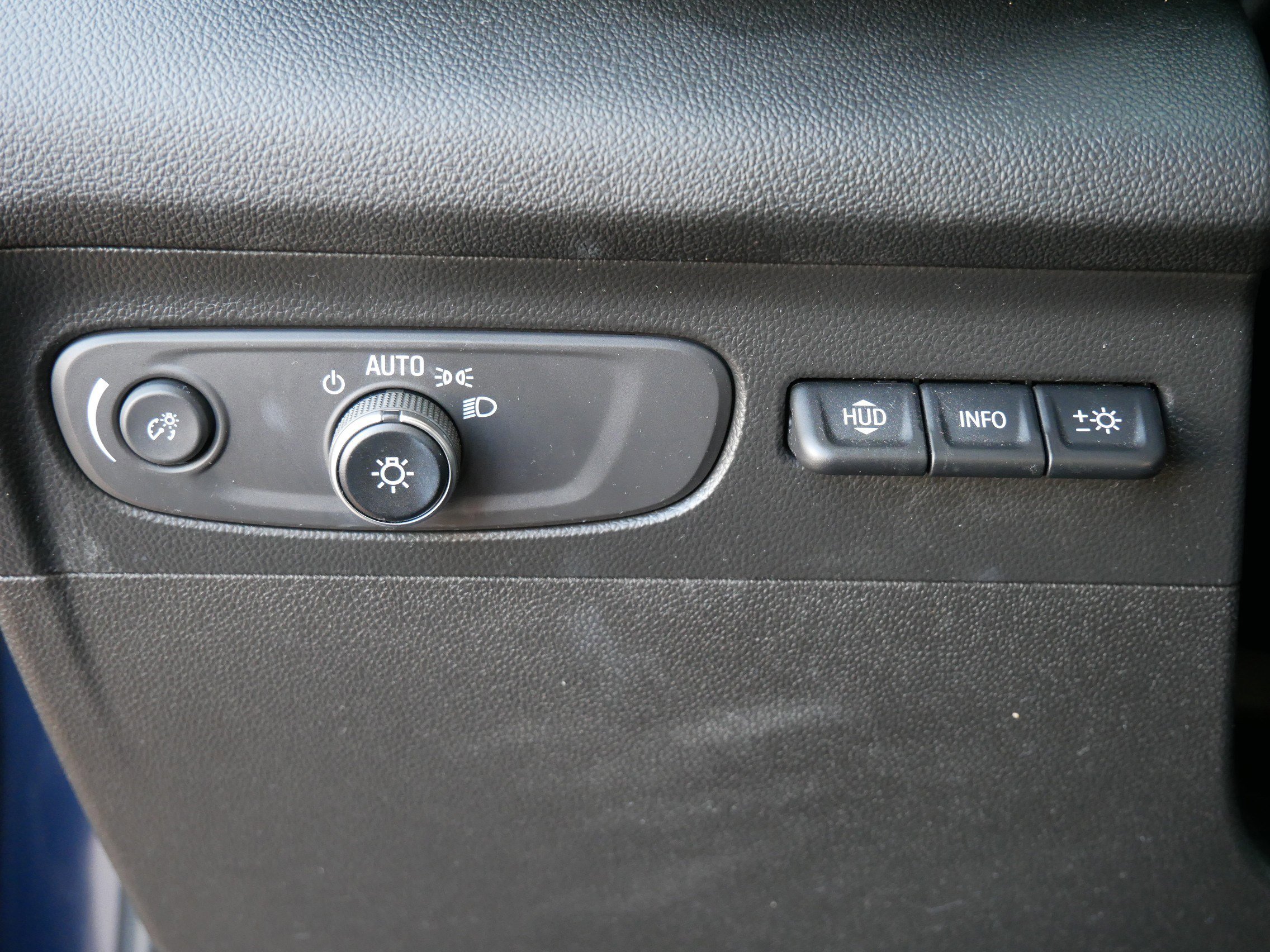 Used 2021 Buick Envision Essence w/ Technology Package I image 26