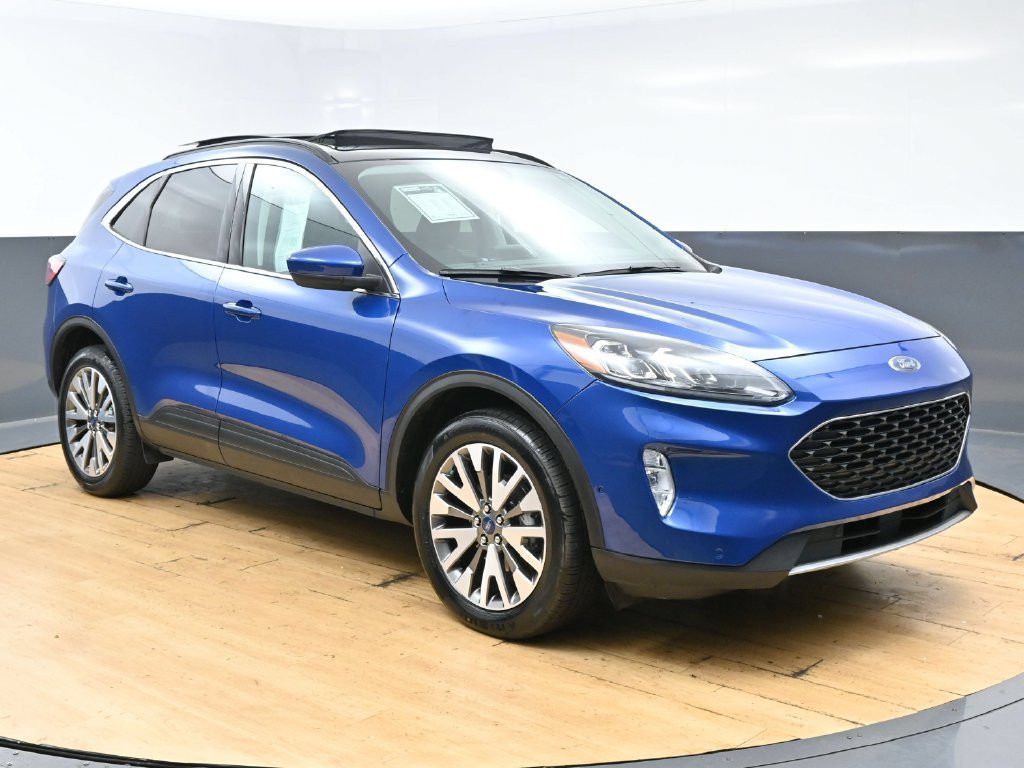 Used 2022 Ford Escape Titanium AWD/4WD image 3