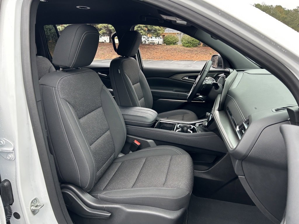 Used 2024 Chevrolet Traverse LT image 50