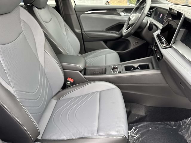 New 2026 Volkswagen Tiguan SE R-Line FWD image 25