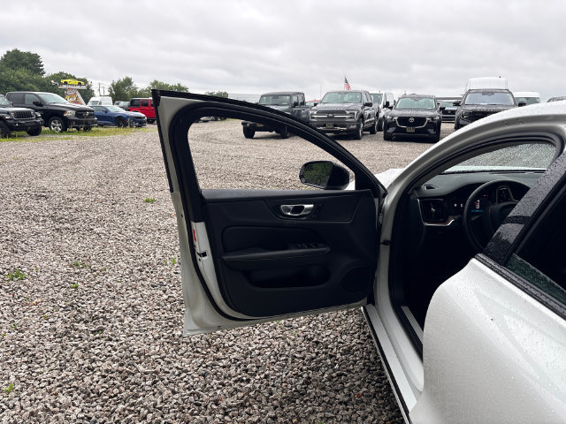 Used 2024 Volvo S60 B5 Plus AWD/4WD image 22