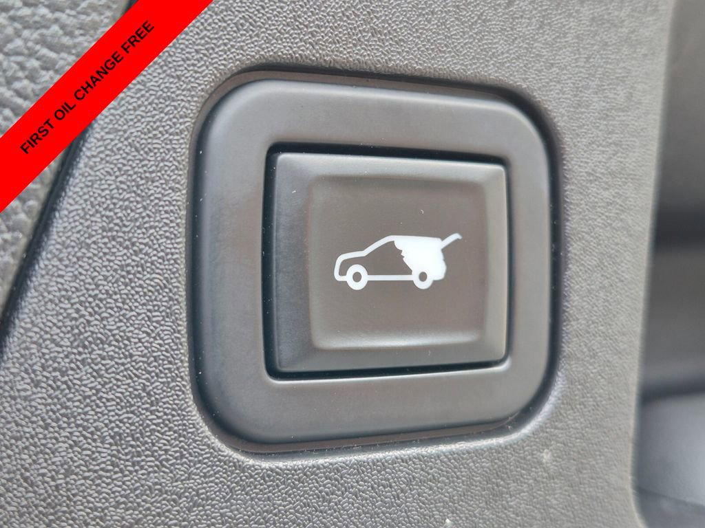 Used 2020 Buick Envision Essence w/ Experience Buick Package image 18