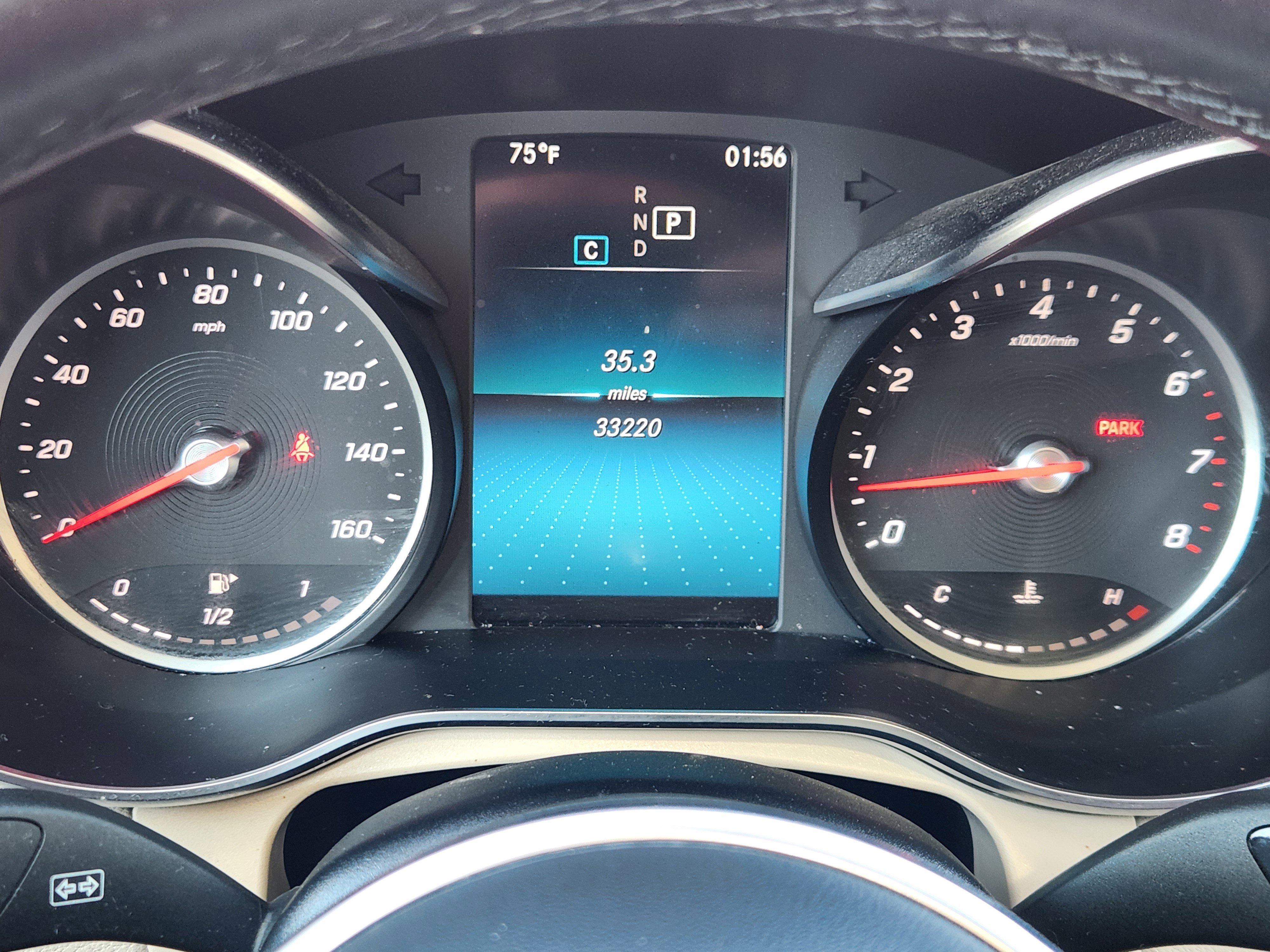 Used 2021 Mercedes-Benz GLC 300 4MATIC image 10